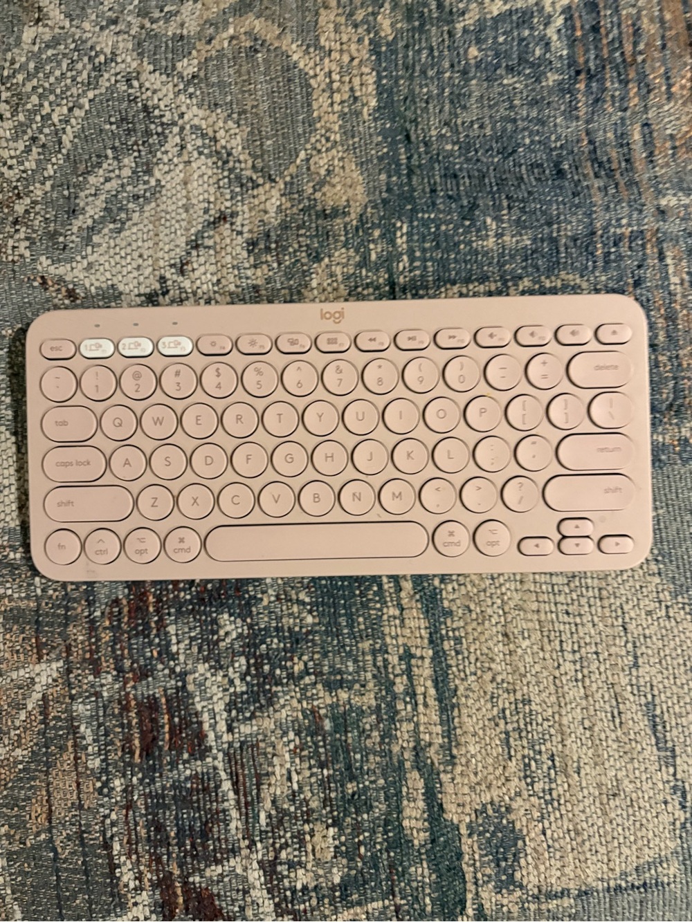 Logitech Compact Round-Key Bluetooth Keyboard - Light Pink